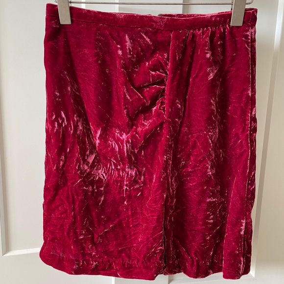 Anthropologie crushed velvet skirt with front ruching detail - Picture 10 of 10